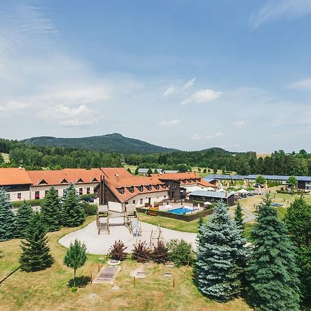 Resort Malevil Jablonne v Podjestedi ภายนอก รูปภาพ