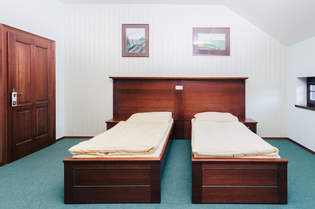 Resort Malevil Jablonne v Podjestedi ภายนอก รูปภาพ